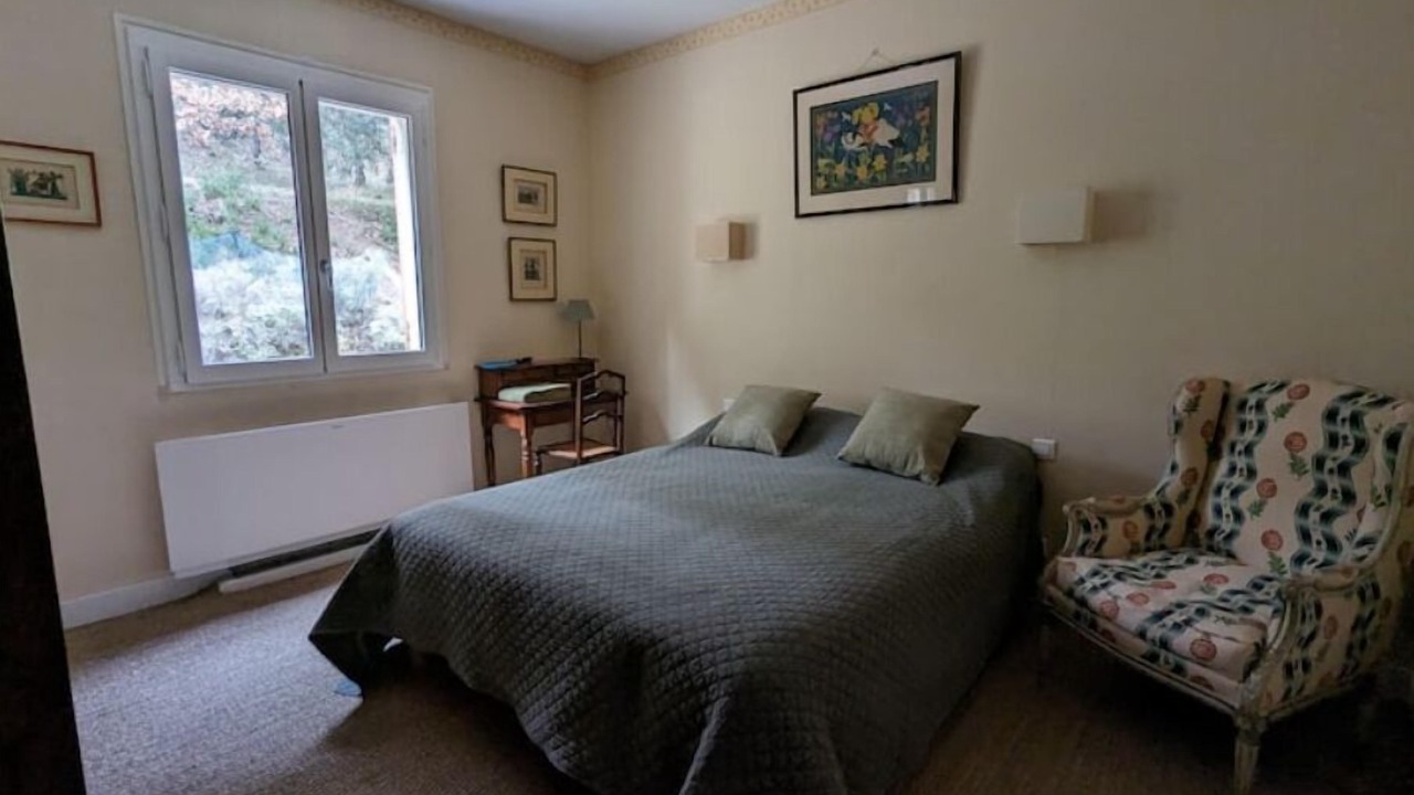 Photo of Bedroom in Sorgues