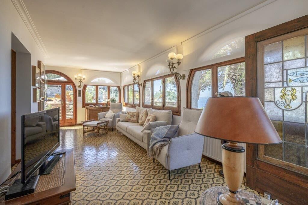 Photo of Livingroom in Roses Town Center
