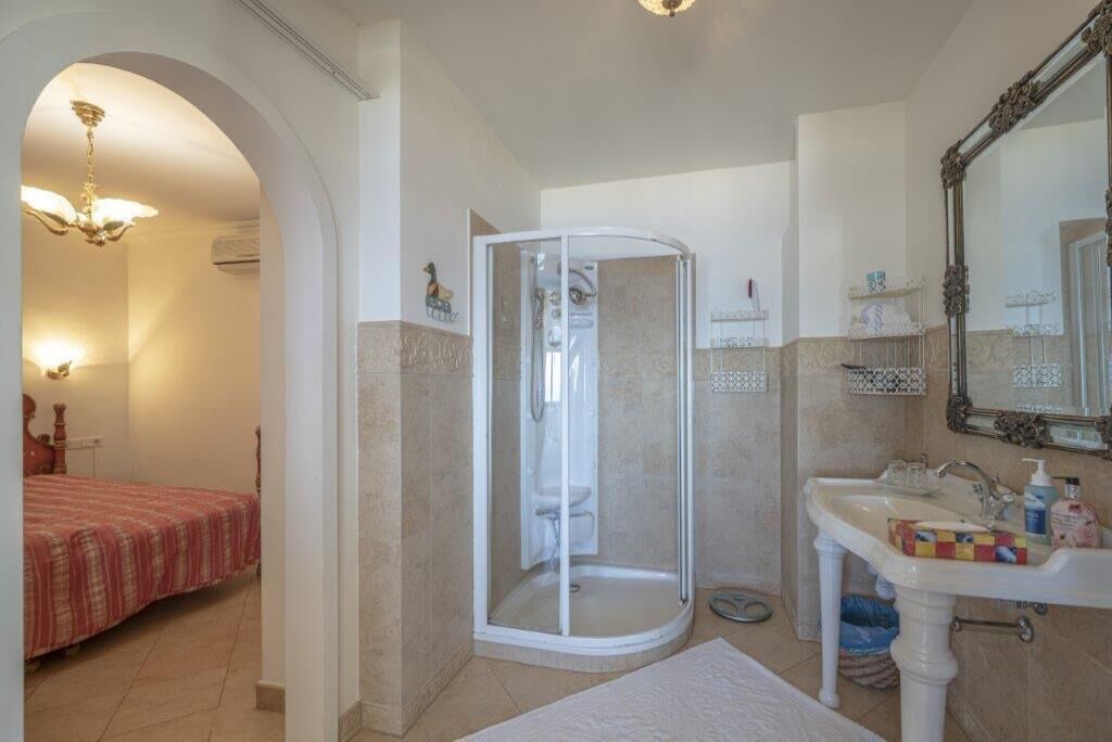Photo of Bathroom in Roses Town Center
