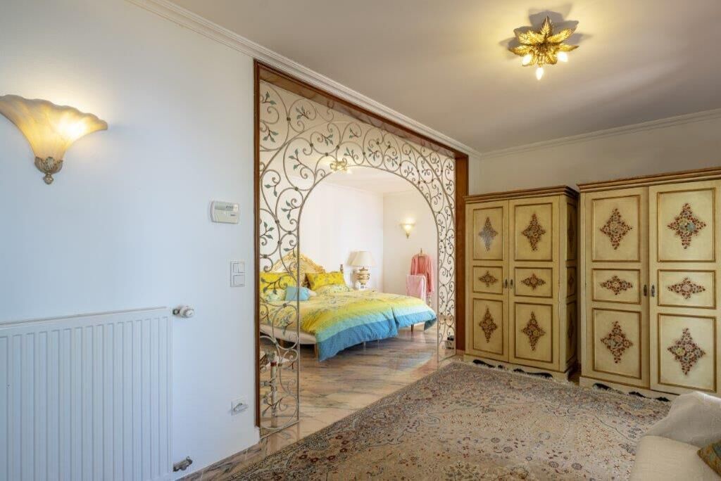 Photo of Bedroom in Roses Town Center