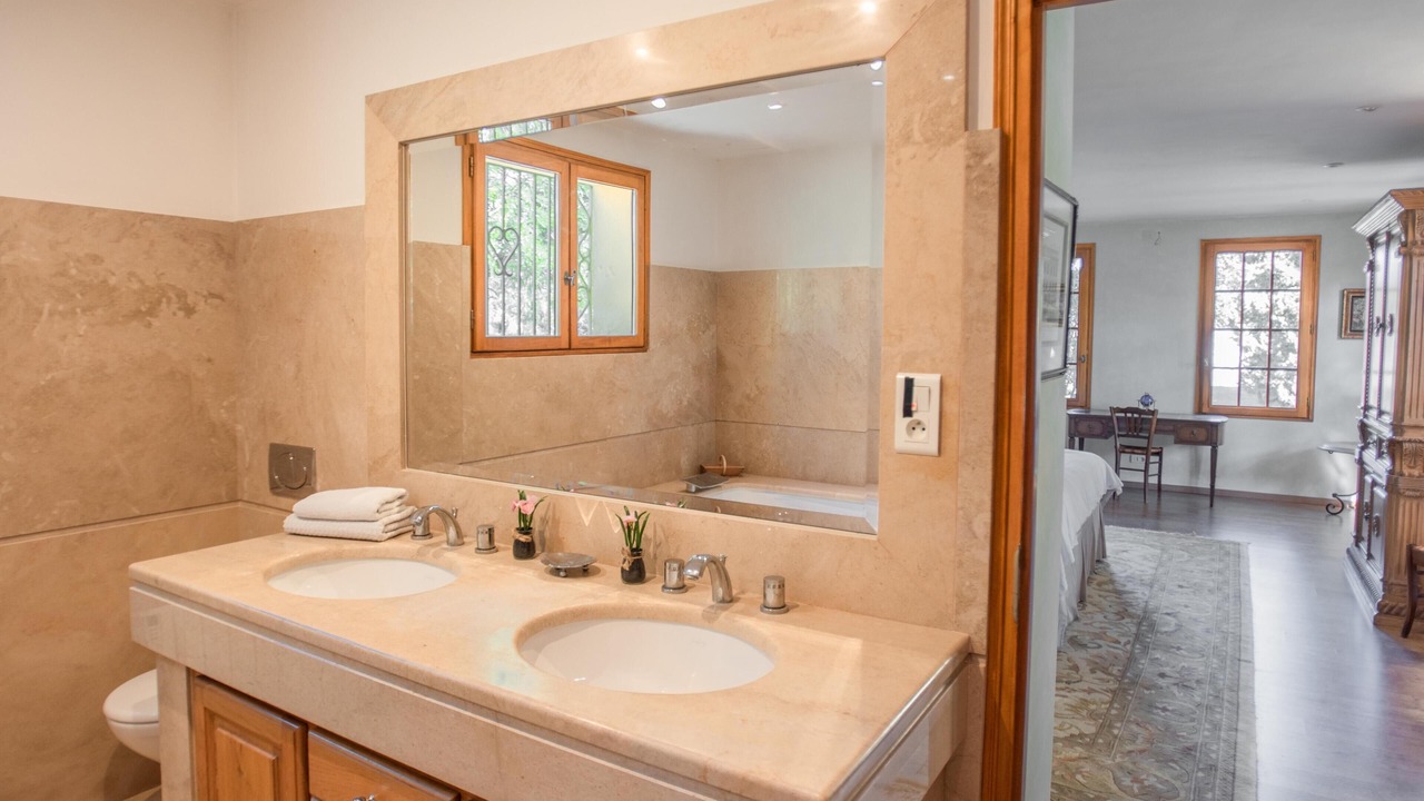 Photo of Bathroom in Sorgues