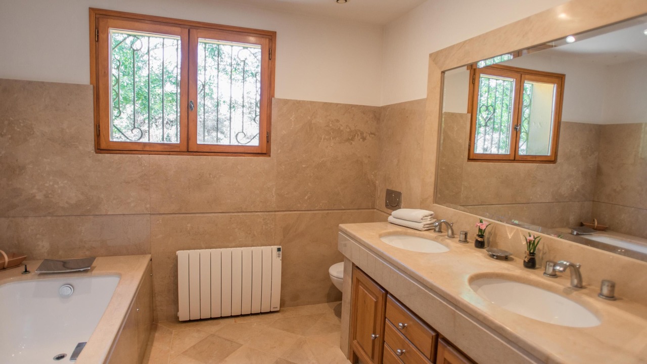 Photo of Bathroom in Sorgues