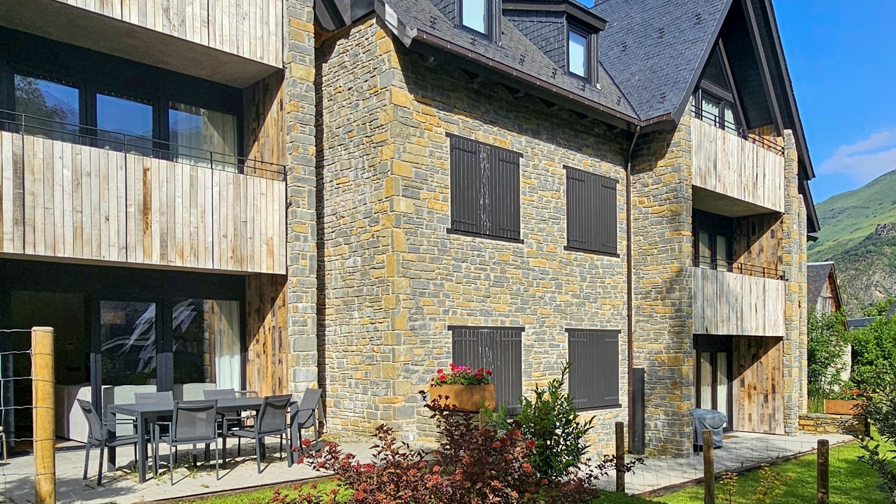 Photo of Outdoor in Arties