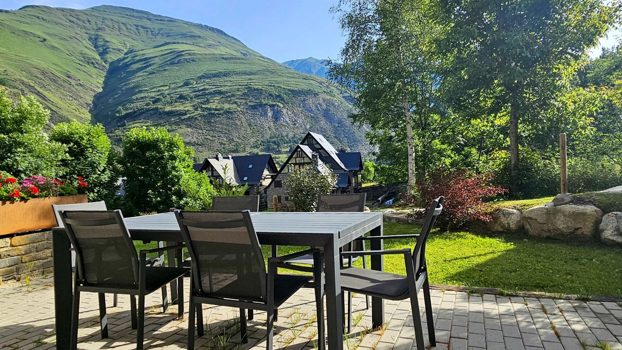 Photo of Outdoor in Arties