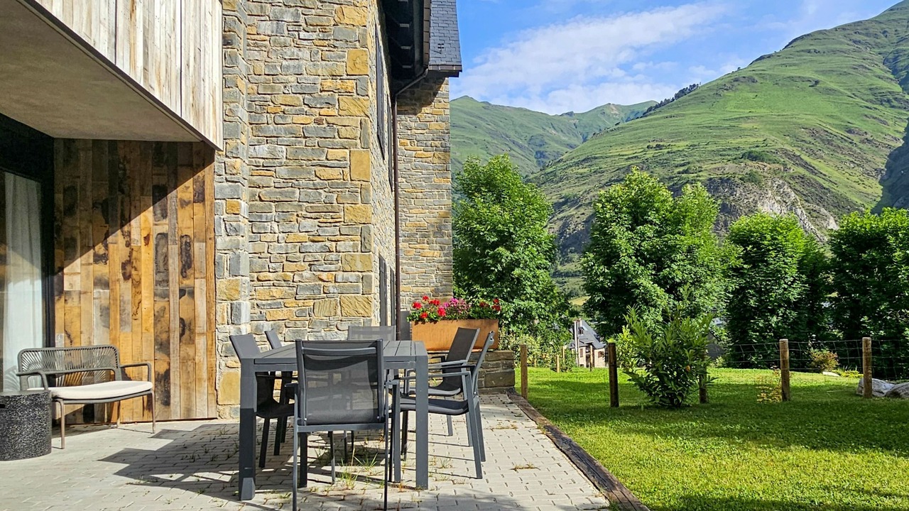 Photo of Outdoor in Arties