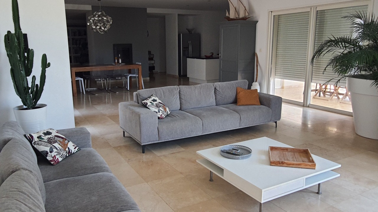 Photo of Livingroom in Ensues-la-Redonne