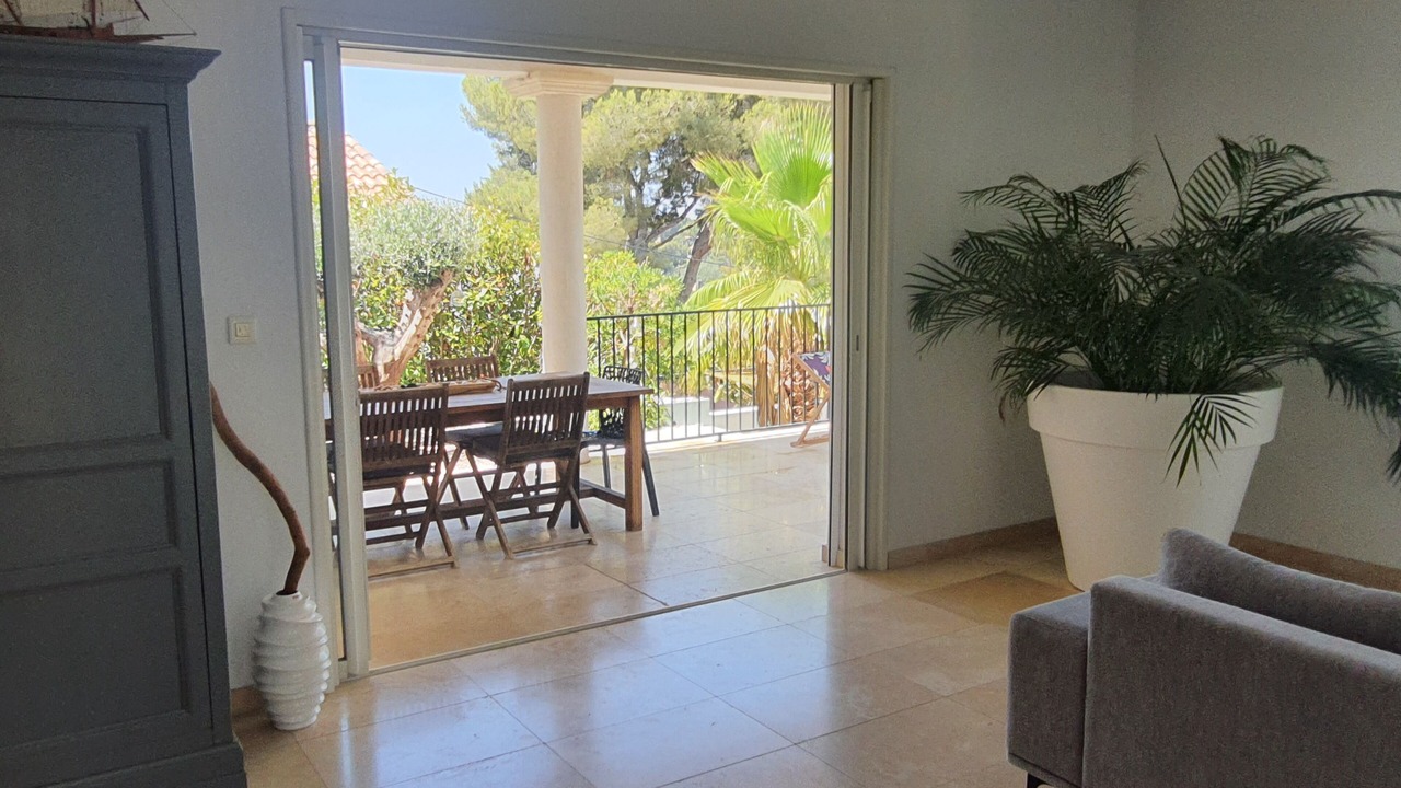 Photo of Livingroom in Ensues-la-Redonne