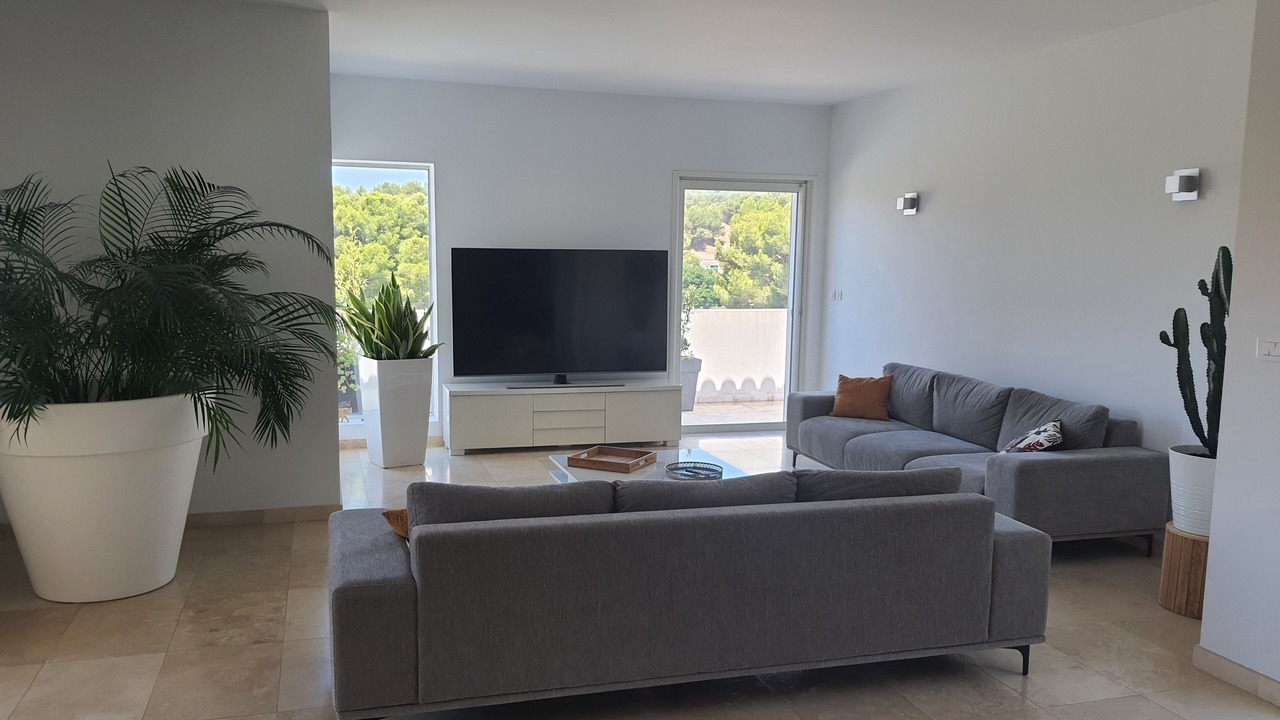 Photo of Livingroom in Ensues-la-Redonne