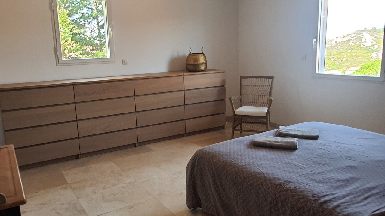 Photo of Bedroom in Ensues-la-Redonne