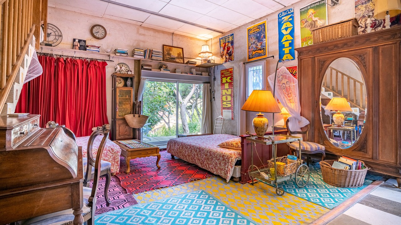 Photo of Bedroom in Ensues-la-Redonne