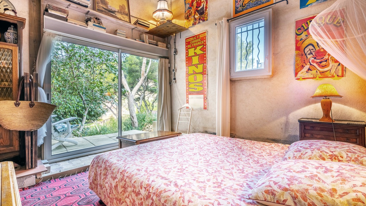 Photo of Bedroom in Ensues-la-Redonne