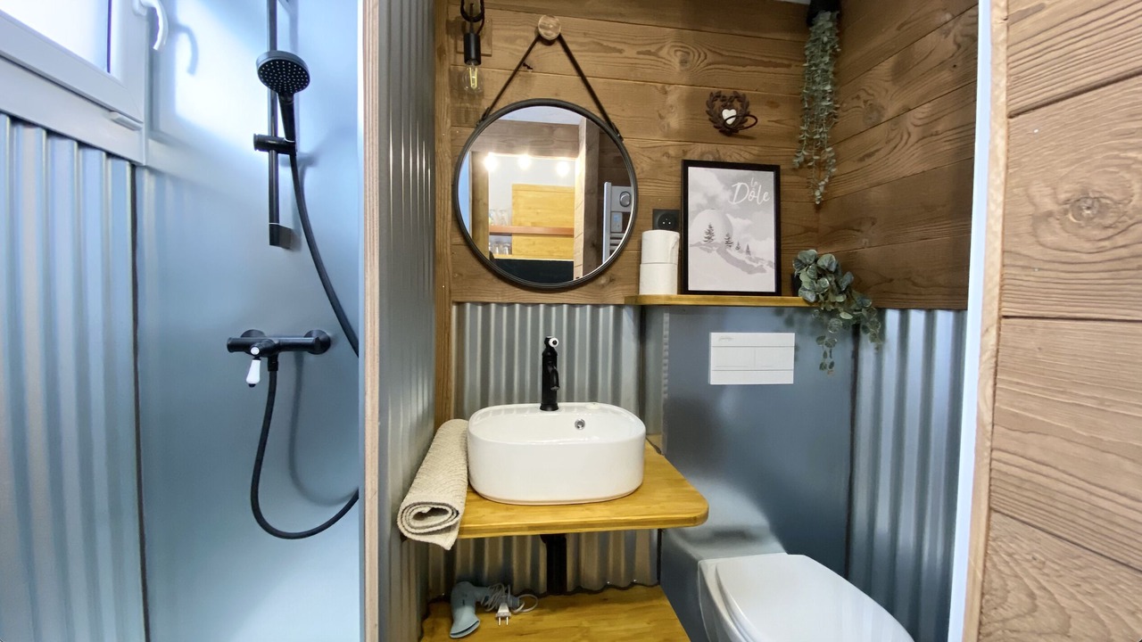 Photo of Bathroom in Premanon