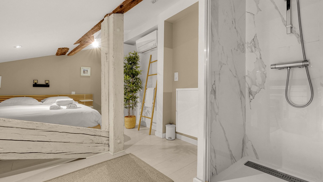 Photo of Bathroom in Capitole