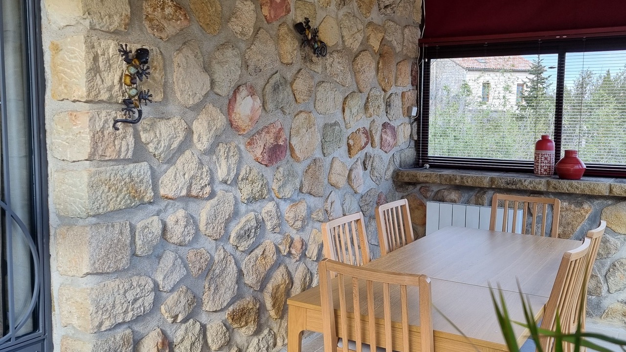 Photo of Outdoor in Banne