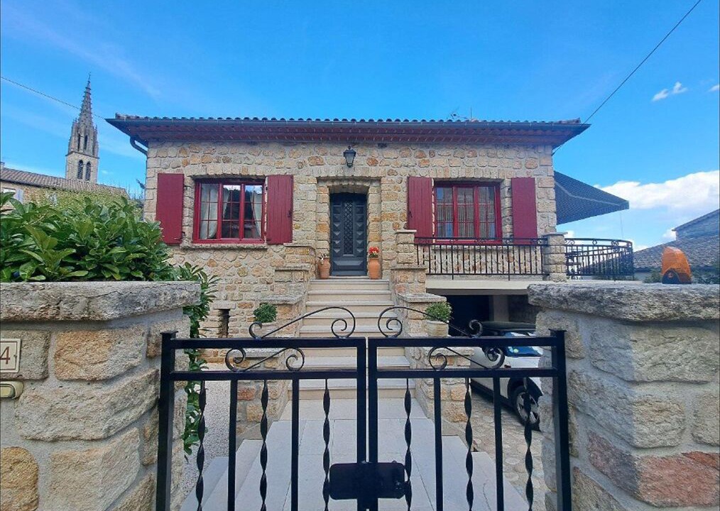 Photo of Outdoor in Banne