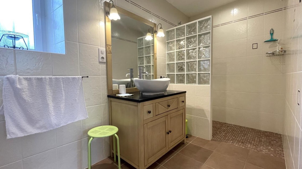 Photo of Bathroom in Gan