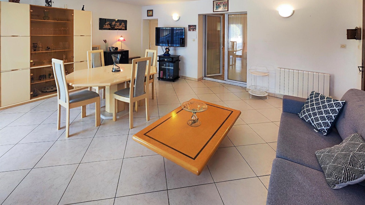 Photo of Bedroom in Nebian