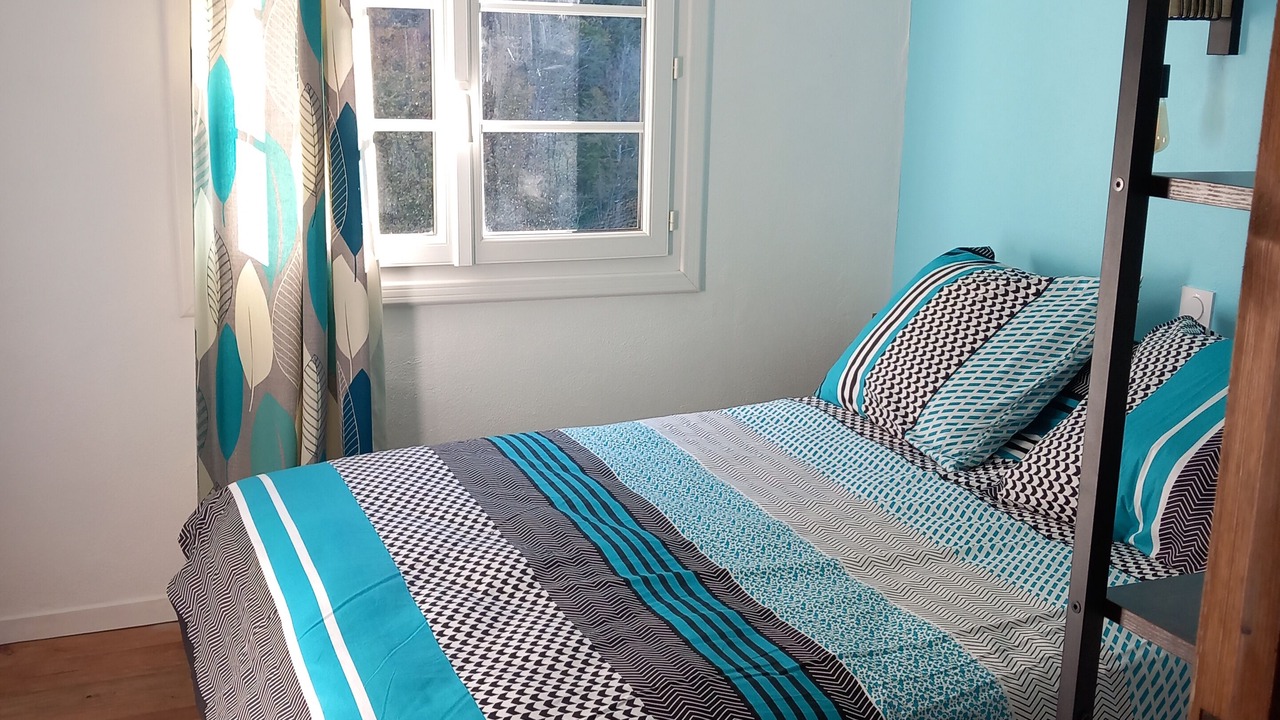 Photo of Bedroom in Campan