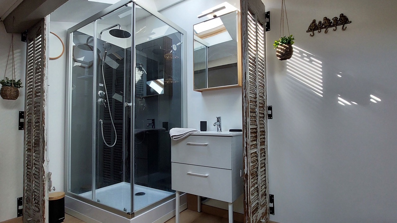 Photo of Bathroom in Cabrieres