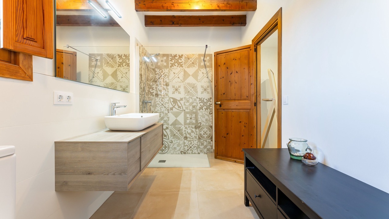 Photo of Bathroom in Portol