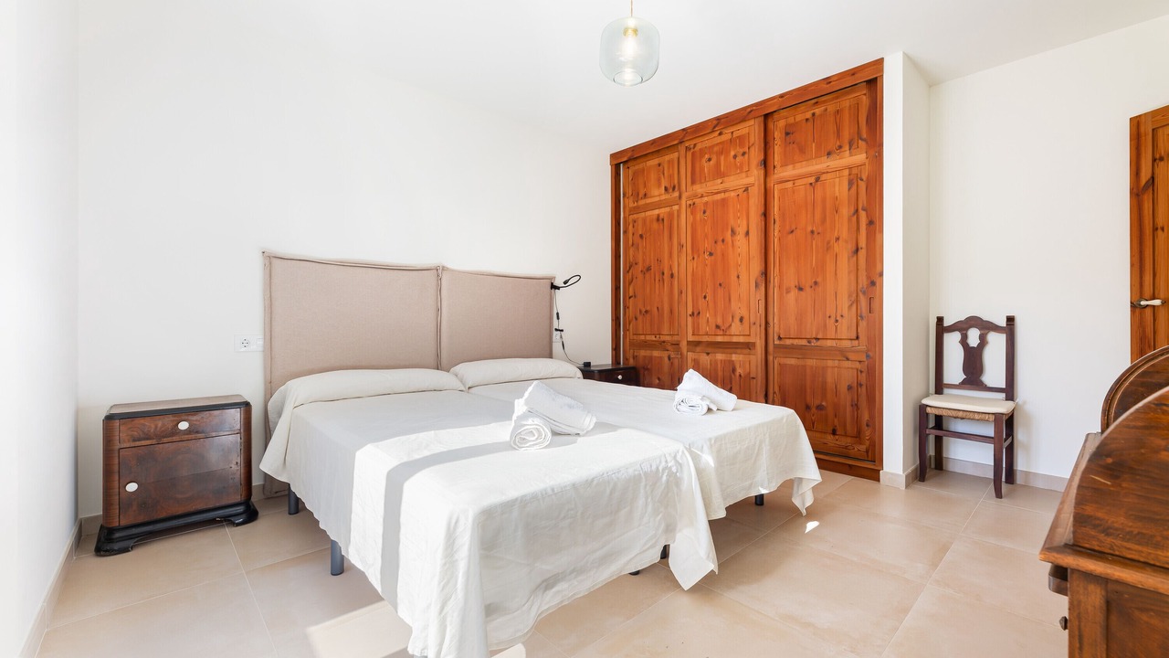 Photo of Bedroom in Portol