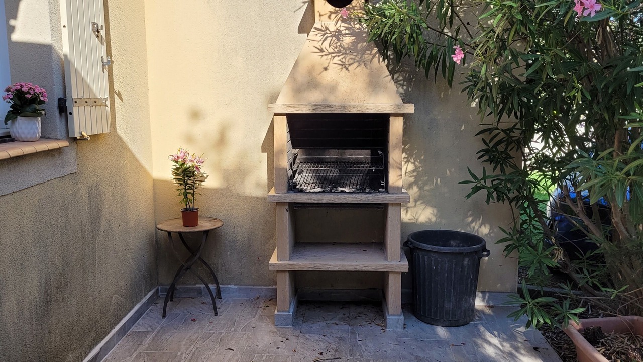 Photo of Patio Balcony in Chateauneuf-de-Gadagne
