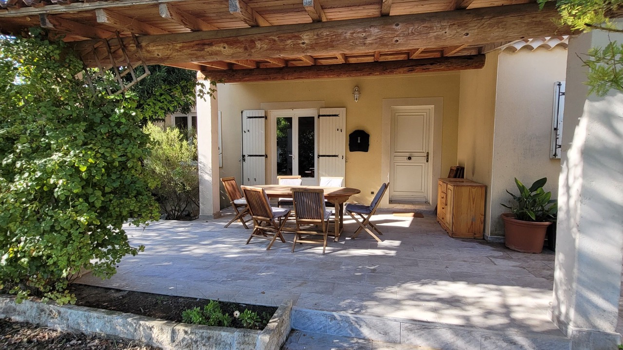Photo of Outdoor in Chateauneuf-de-Gadagne