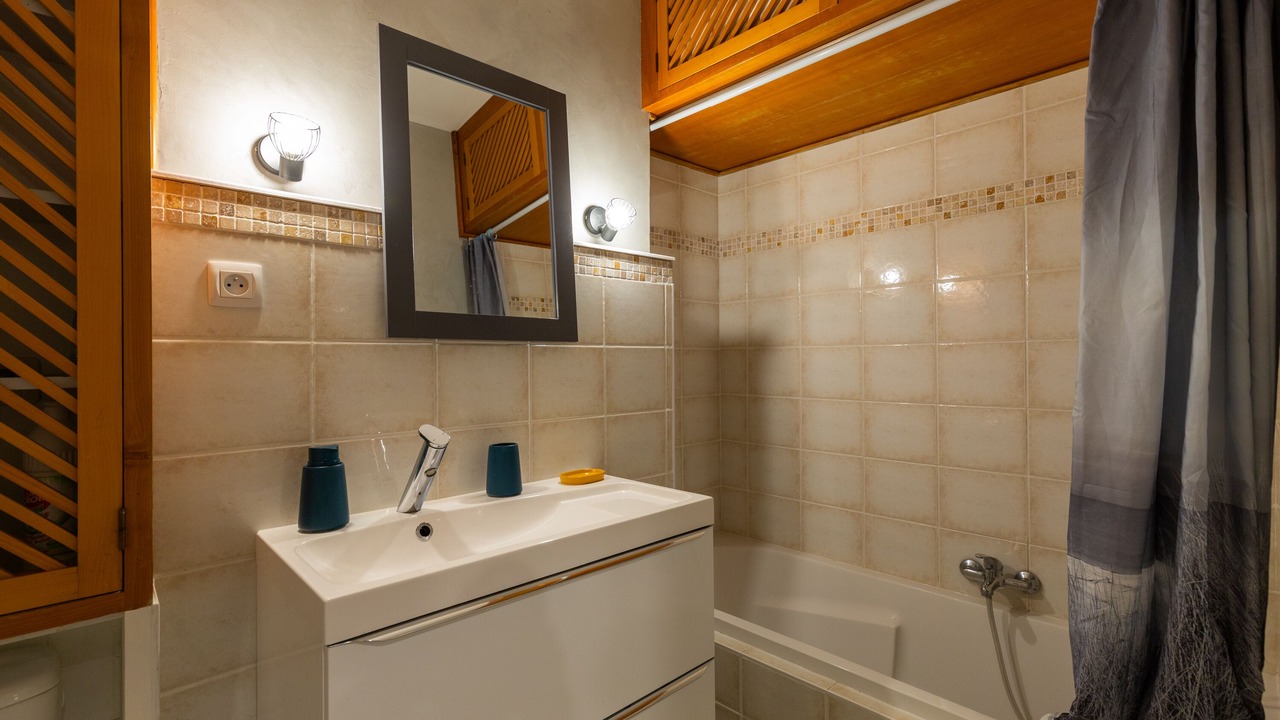 Photo of Bathroom in Collonges-sous-Saleve