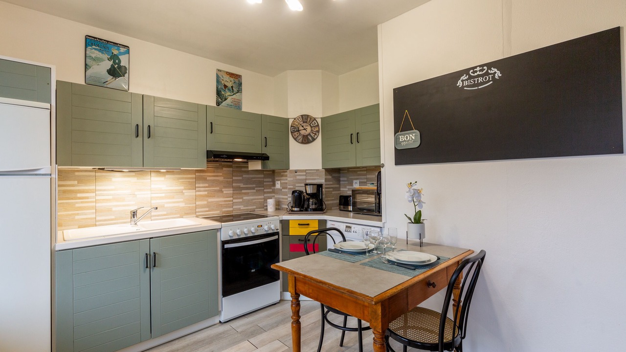 Photo of Kitchen in Collonges-sous-Saleve