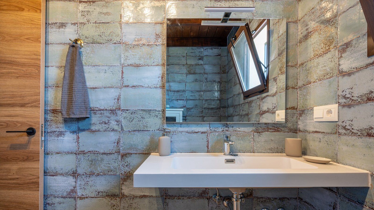 Photo of Bathroom in Coin