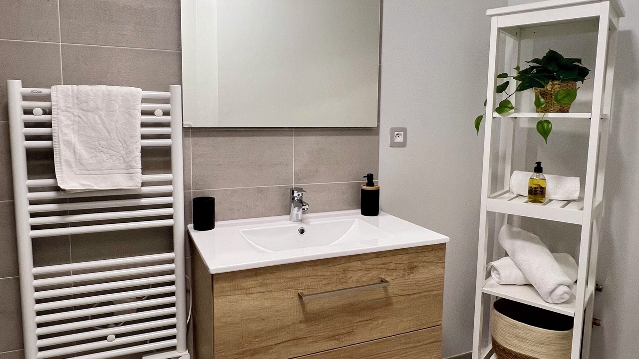 Photo of Bathroom in Genas