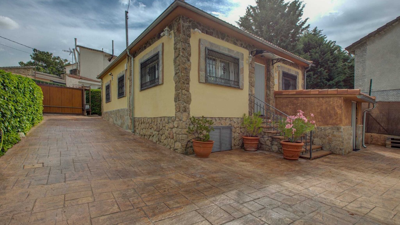 Photo of Outdoor in Santa Maria de la Alameda