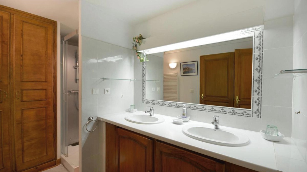 Photo of Bathroom in Ceyreste