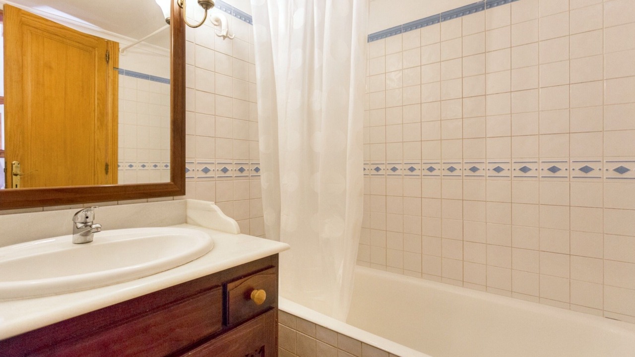 Photo of Bathroom in Urbanitzacio Gotmar