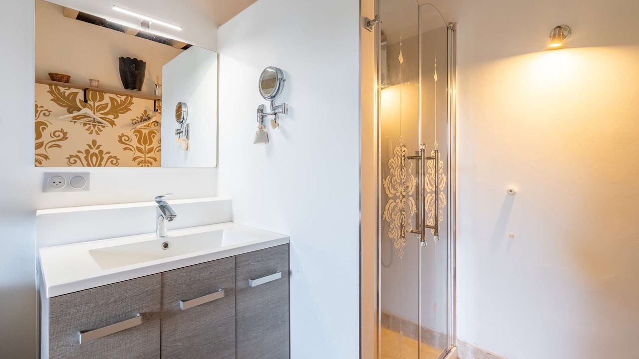 Photo of Bathroom in Cabannes