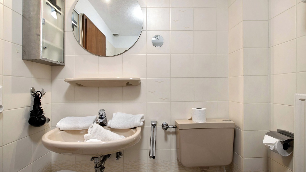 Photo of Bathroom in Tinnum