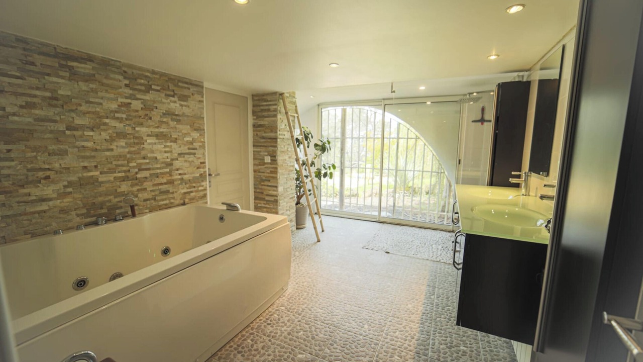 Photo of Bathroom in Aubagne