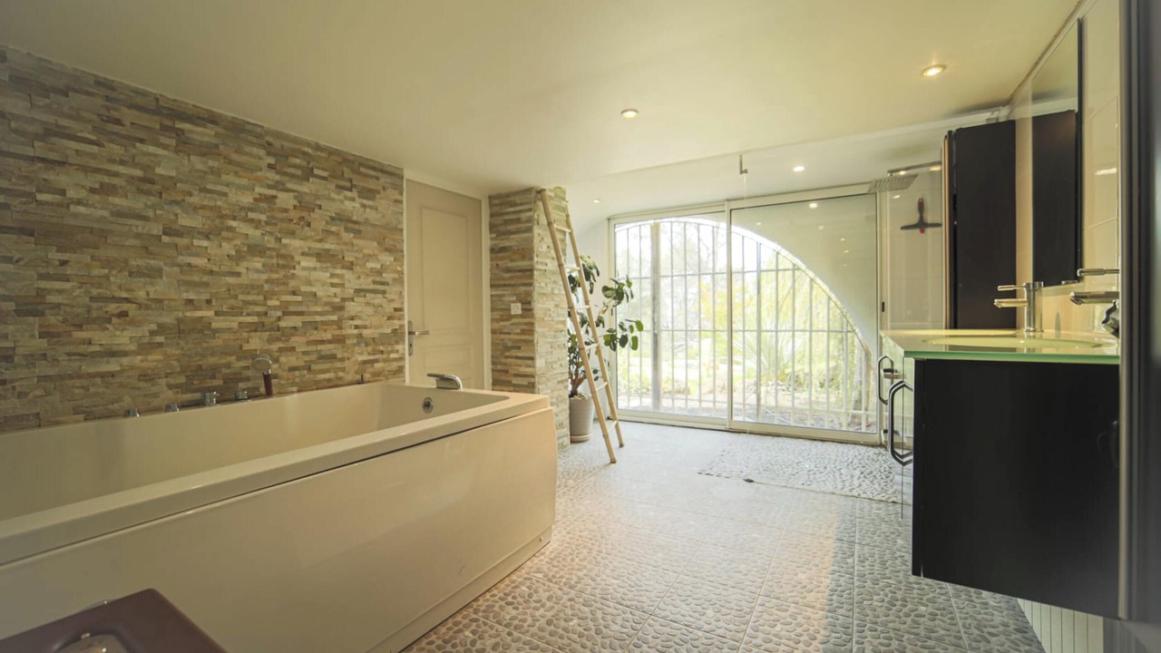 Photo of Bathroom in Aubagne