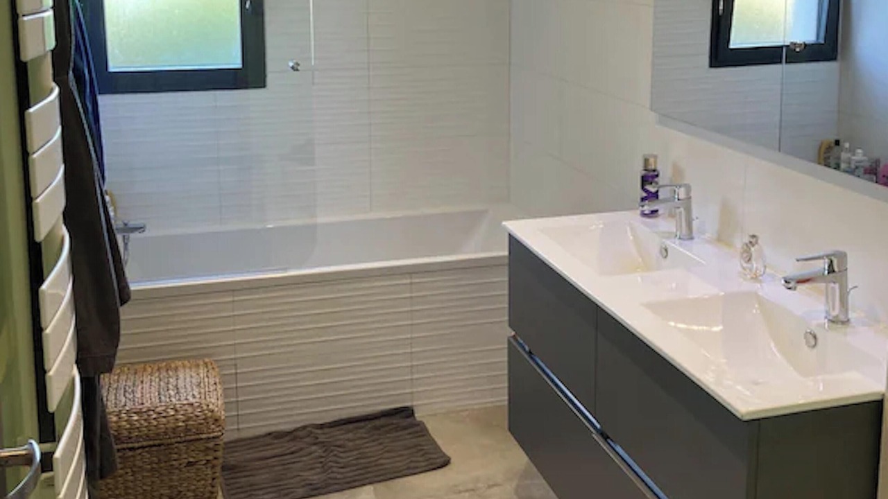 Photo of Bathroom in Bouc-Bel-Air