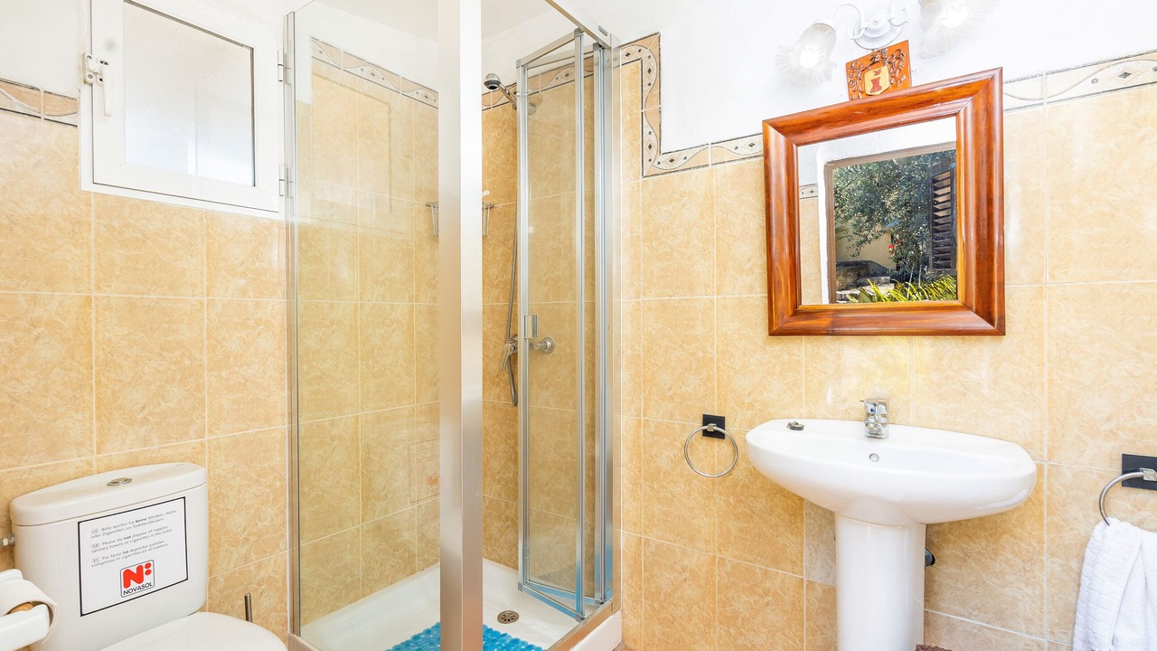 Photo of Bathroom in Deia