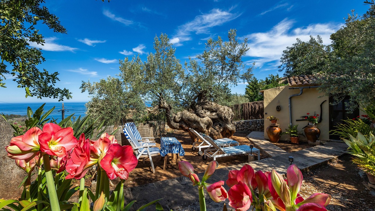 Photo of Patio Balcony in Deia