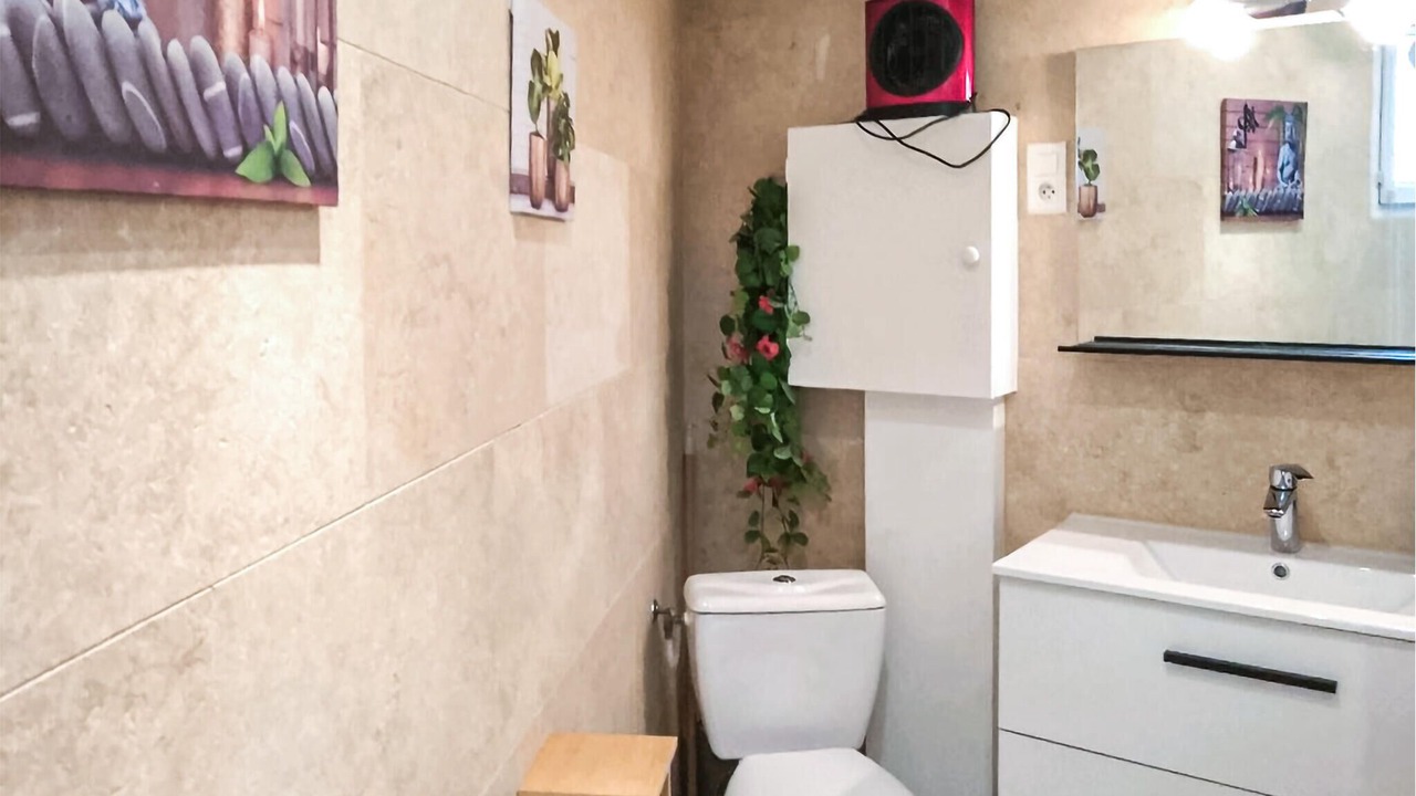 Photo of Bathroom in Cabannes