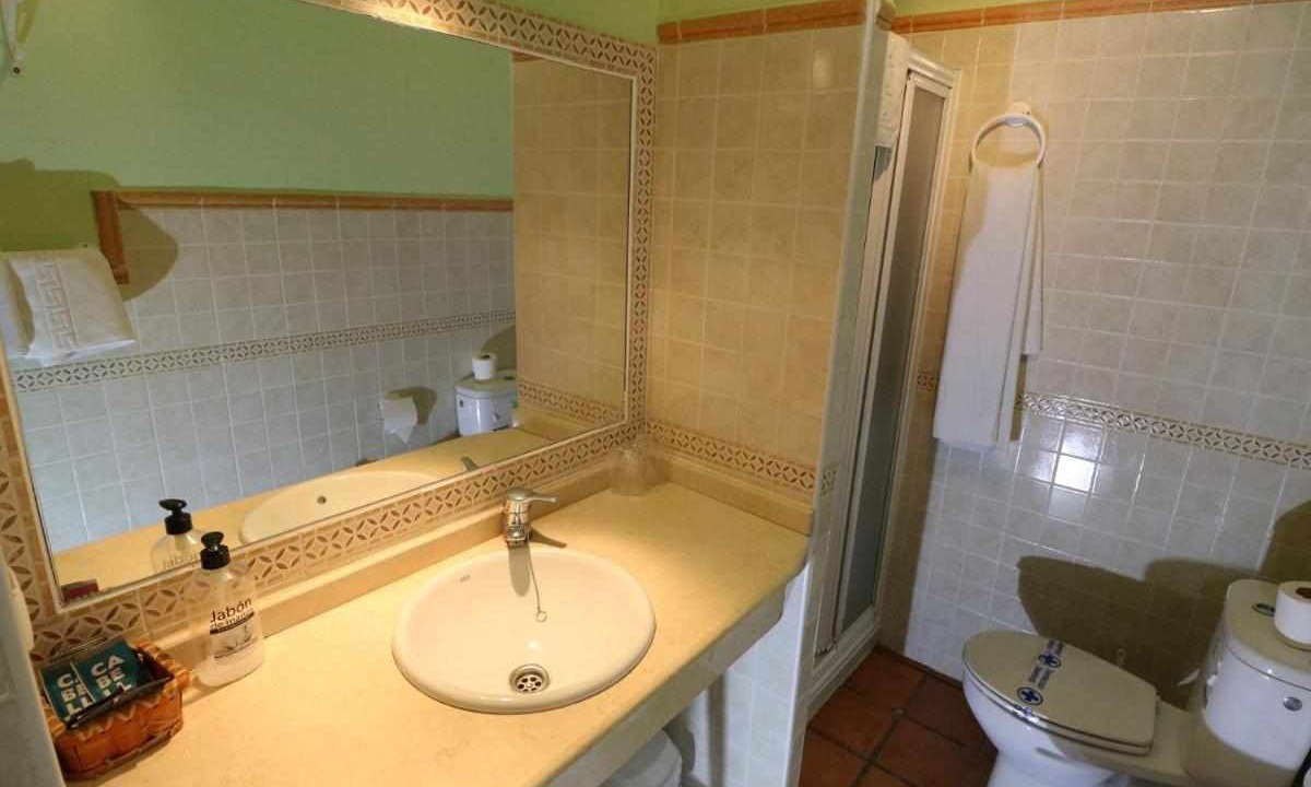 Photo of Bathroom in Zarza de Granadilla