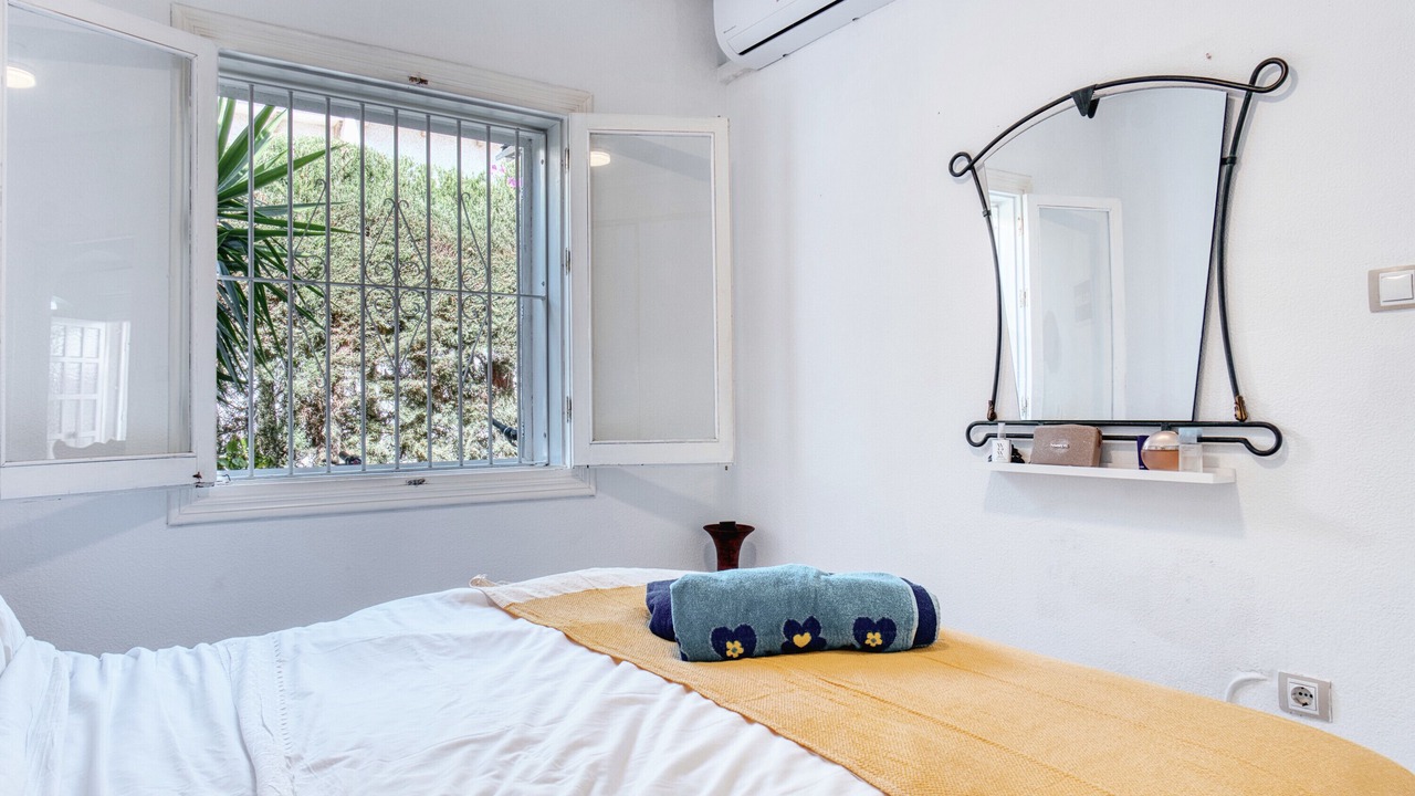Photo of Bedroom in Los Altos