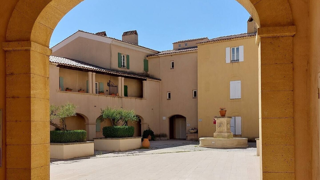 Photo of Outdoor in Pont Royal