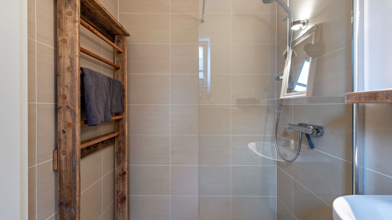 Photo of Bathroom in Tating