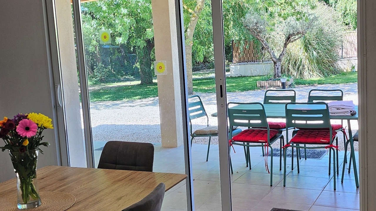 Photo of Others in Noves