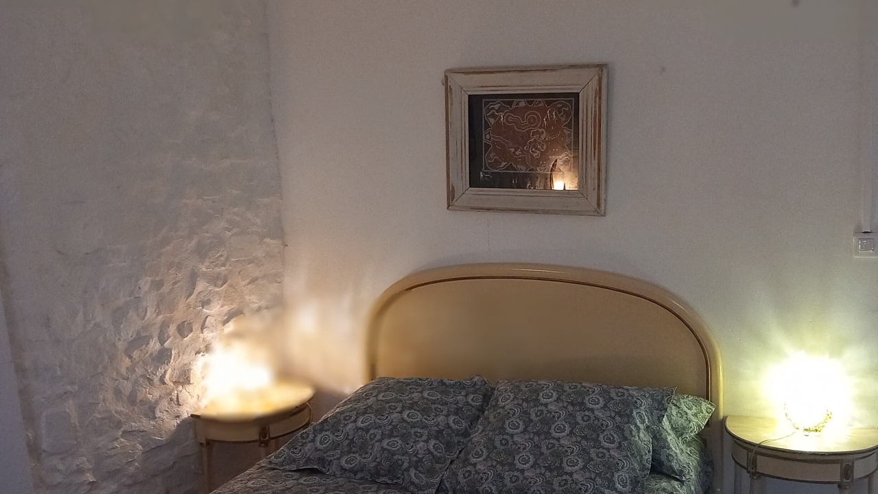 Photo of Bedroom in Jonquieres-Saint-Vincent