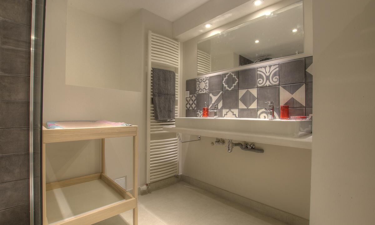Photo of Bathroom in Chezery Forens