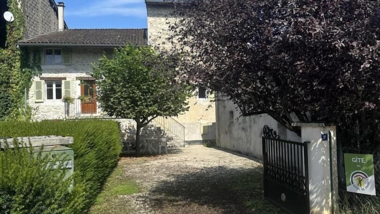 Photo of Outdoor in Poncin